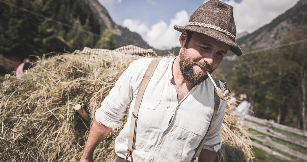 Alpine hay Special: experience mountain hay harvesting
