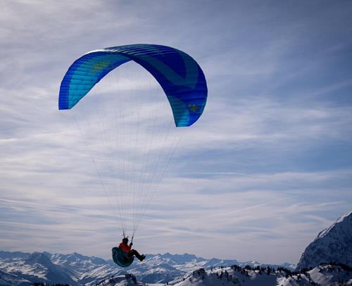 paragleiten-winter-pixabay